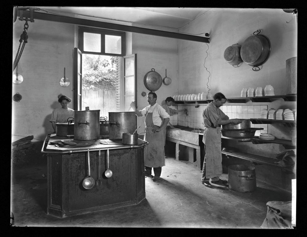 Cuochi della refezione scolastica del Comune di Firenze, 1913